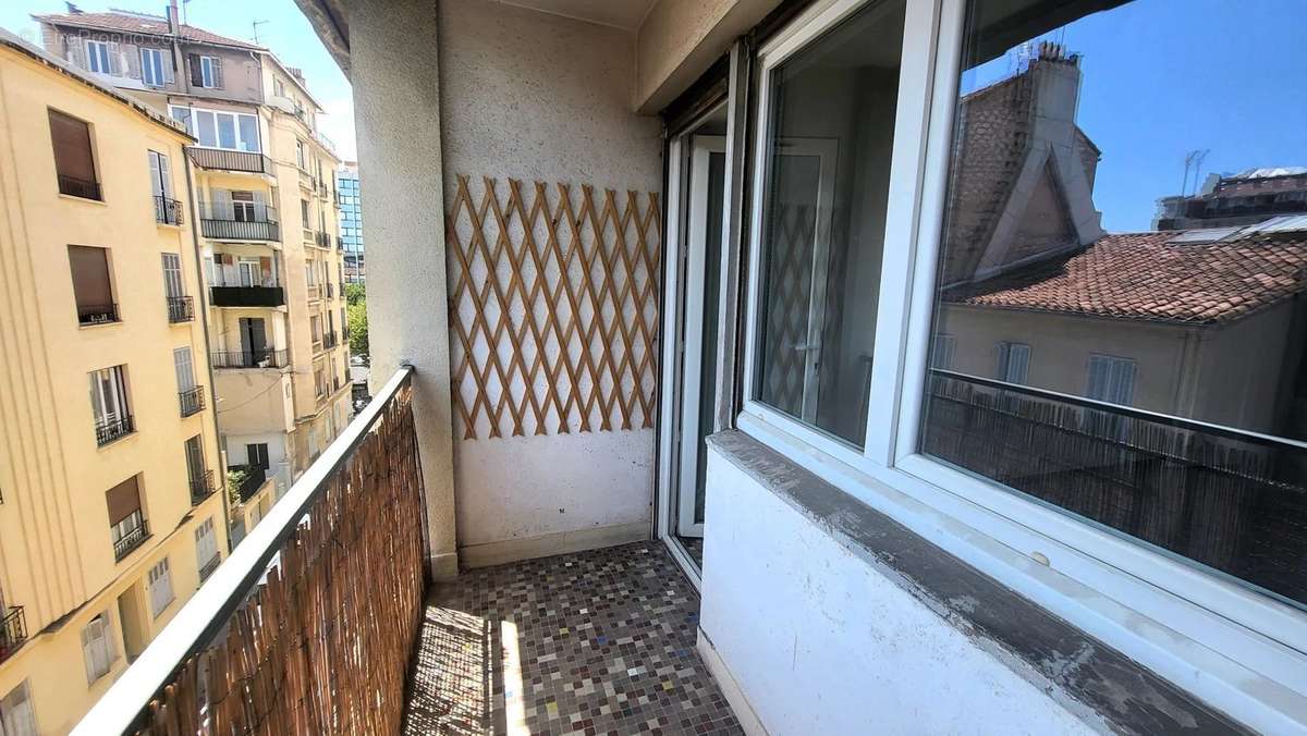 Appartement à MARSEILLE-8E