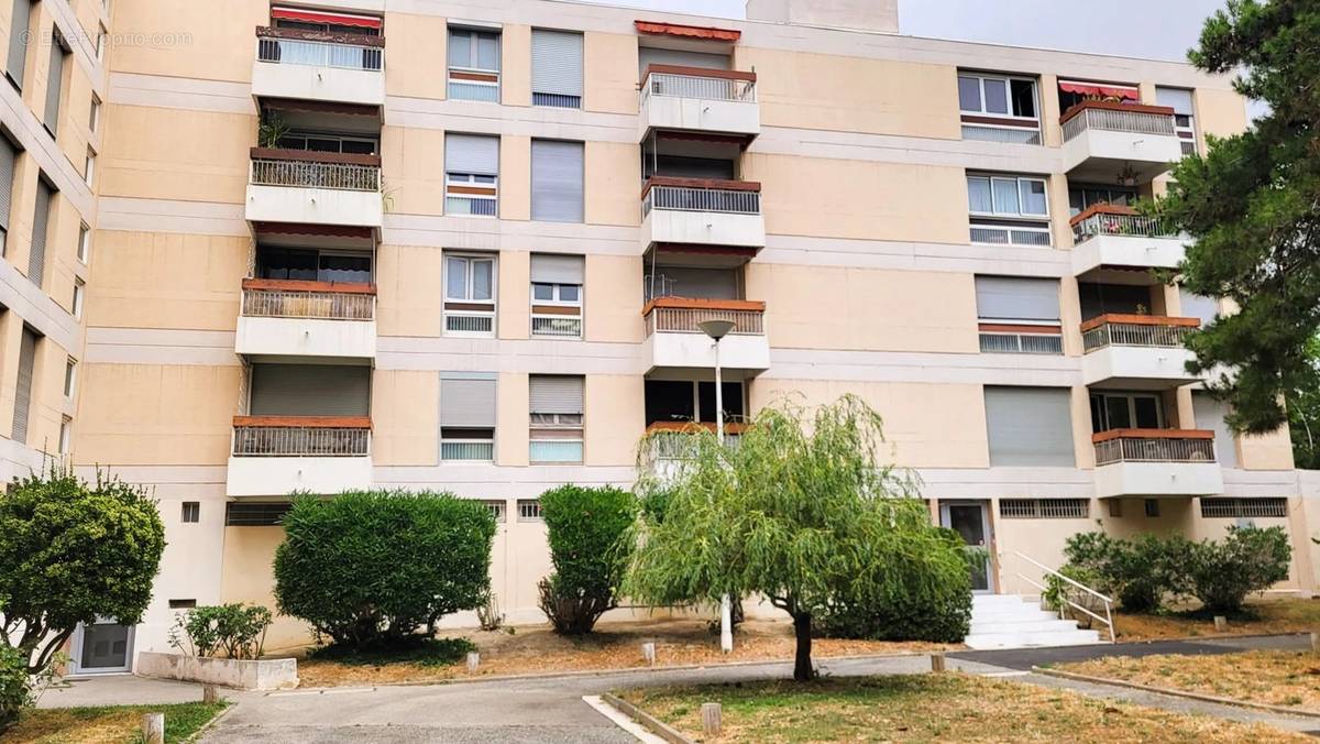 Appartement à MARSEILLE-12E