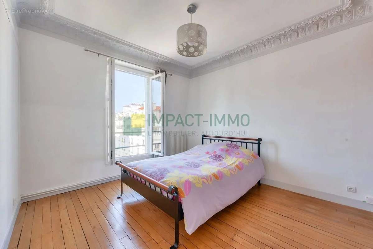 Appartement à COURBEVOIE