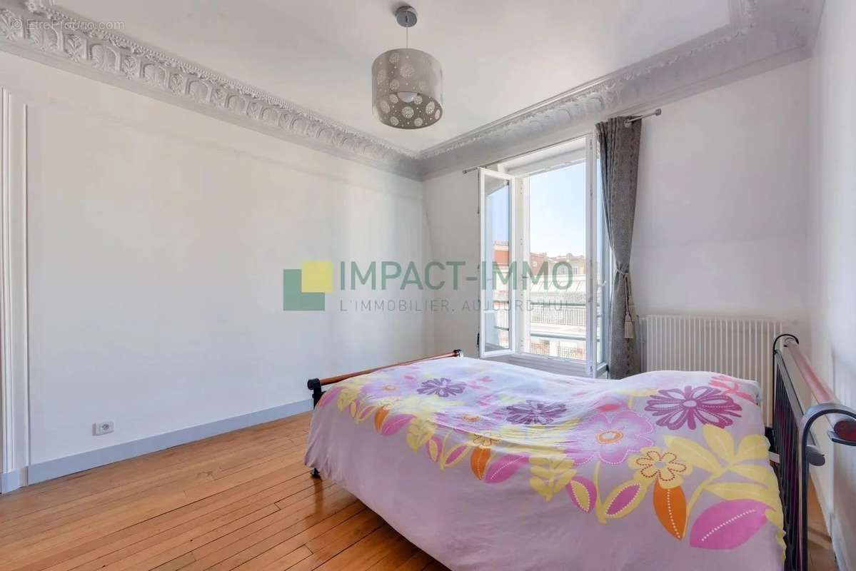 Appartement à COURBEVOIE