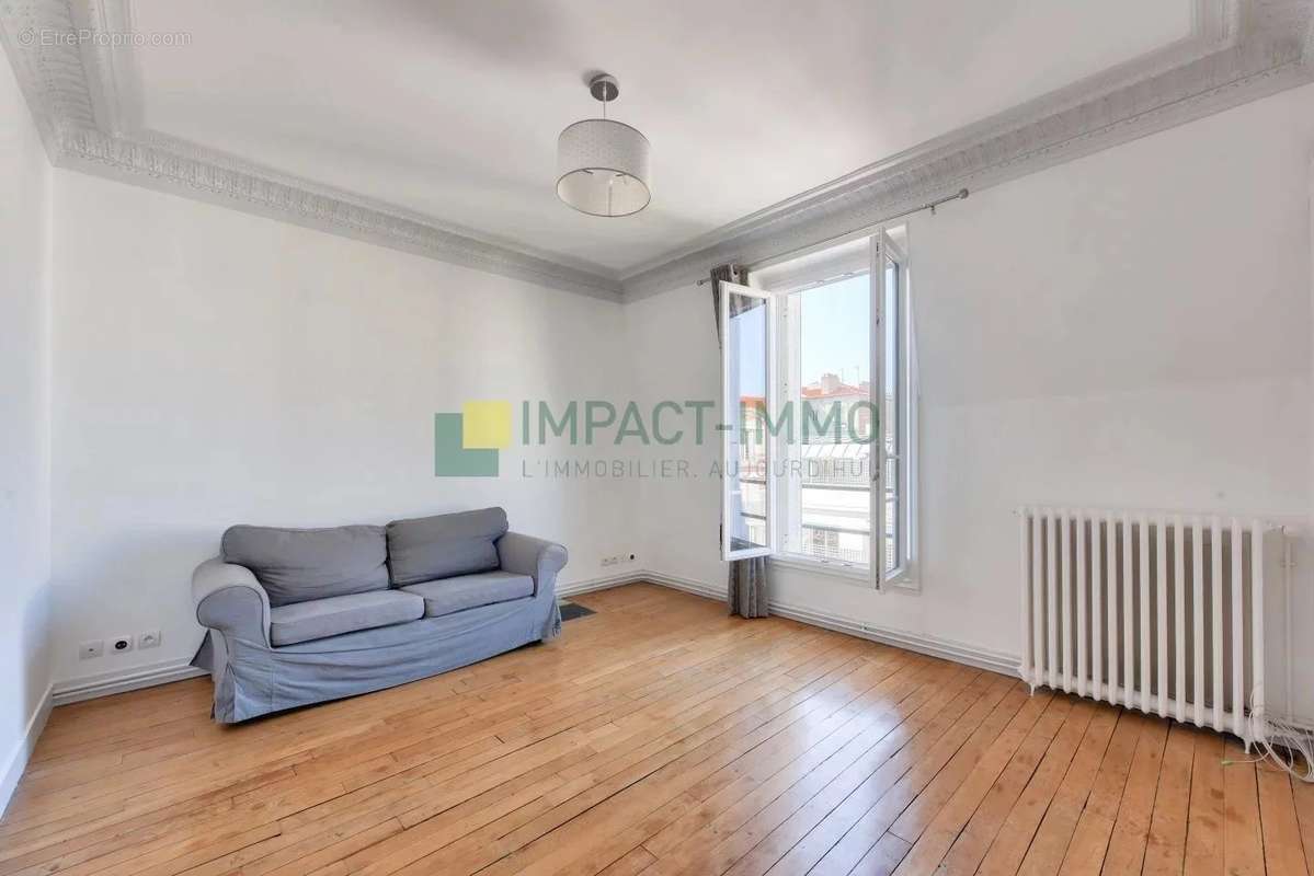 Appartement à COURBEVOIE