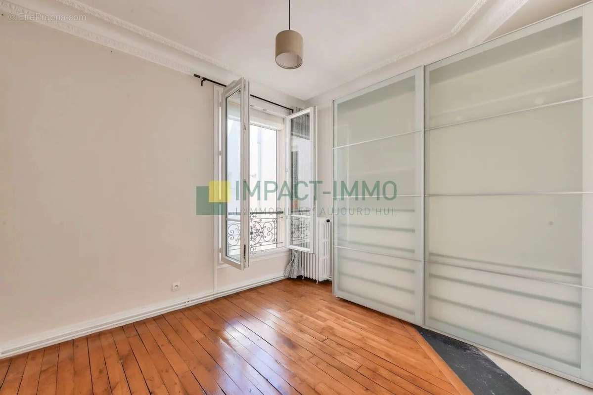 Appartement à COURBEVOIE