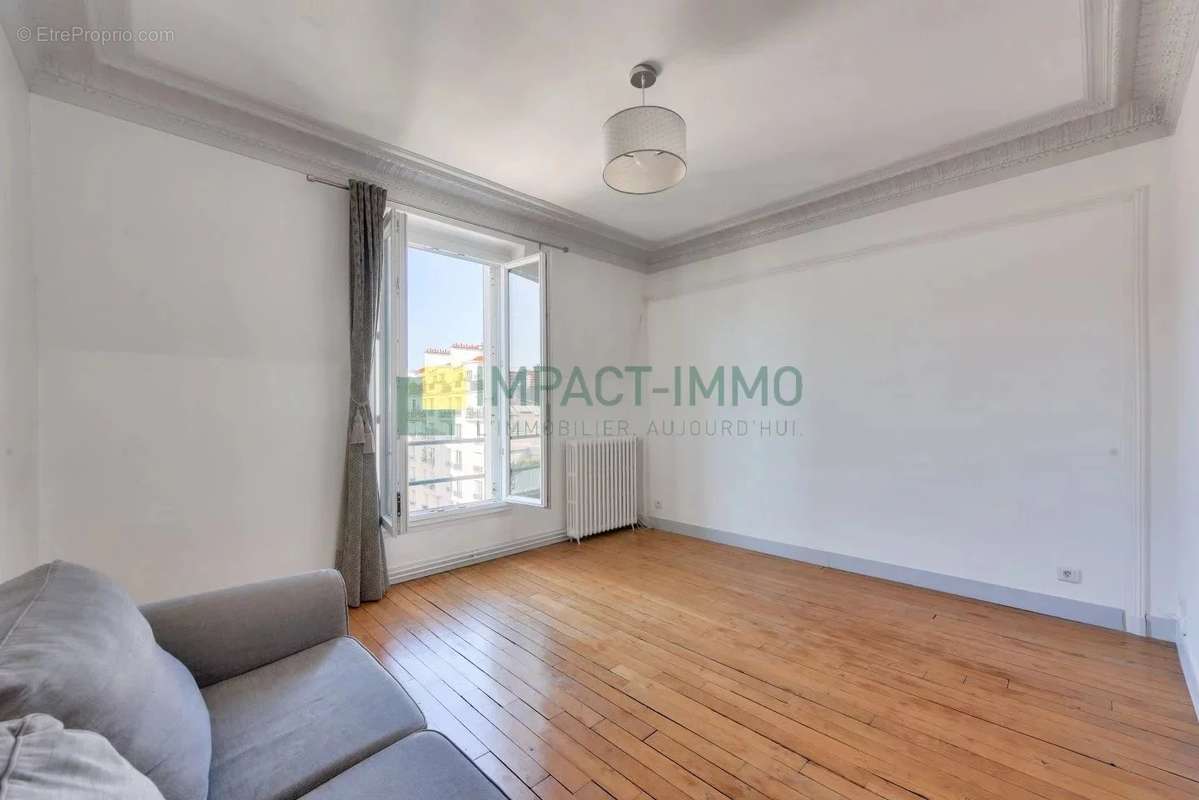 Appartement à COURBEVOIE