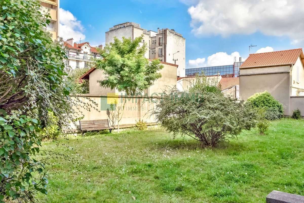 Appartement à COURBEVOIE