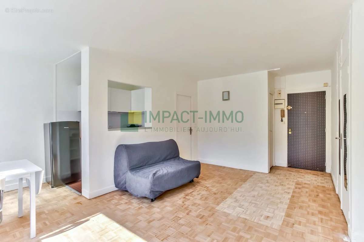 Appartement à COURBEVOIE