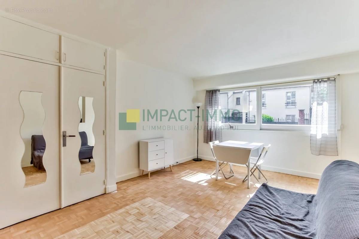 Appartement à COURBEVOIE