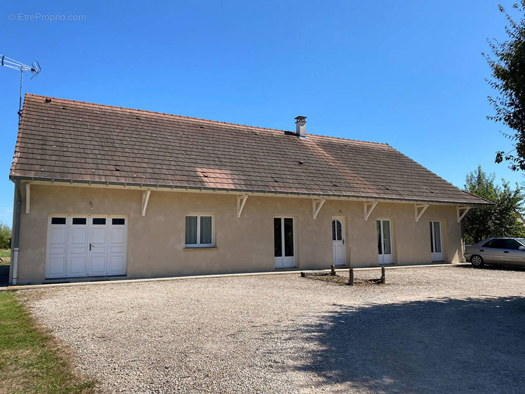 Maison à SAINT-GERMAIN-DU-PLAIN