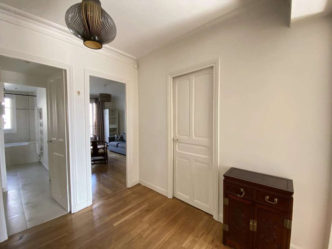 Appartement à PARIS-14E