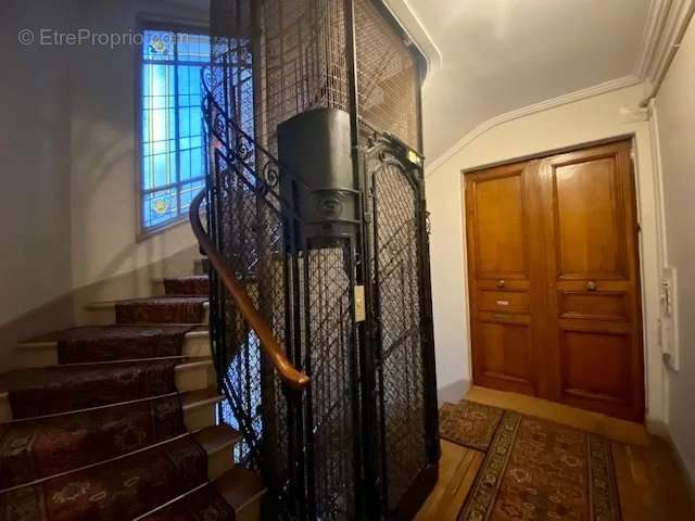 Appartement à PARIS-14E