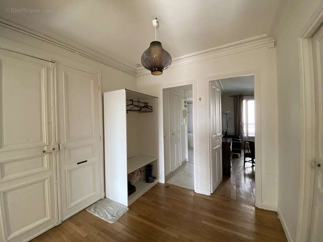 Appartement à PARIS-14E