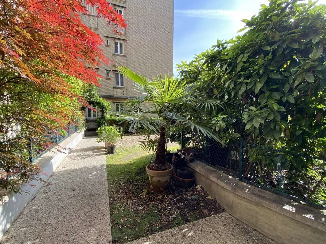 Appartement à PARIS-14E