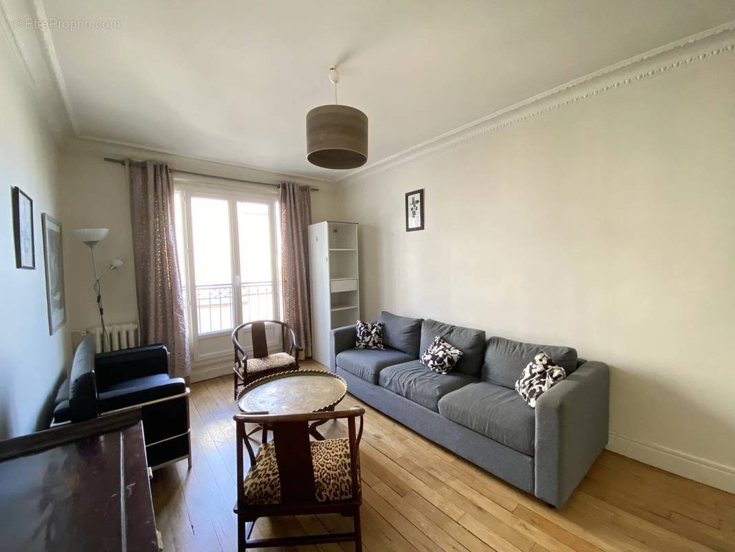 Appartement à PARIS-14E