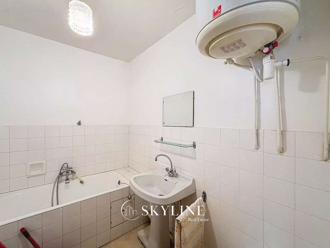 Appartement à MARSEILLE-5E