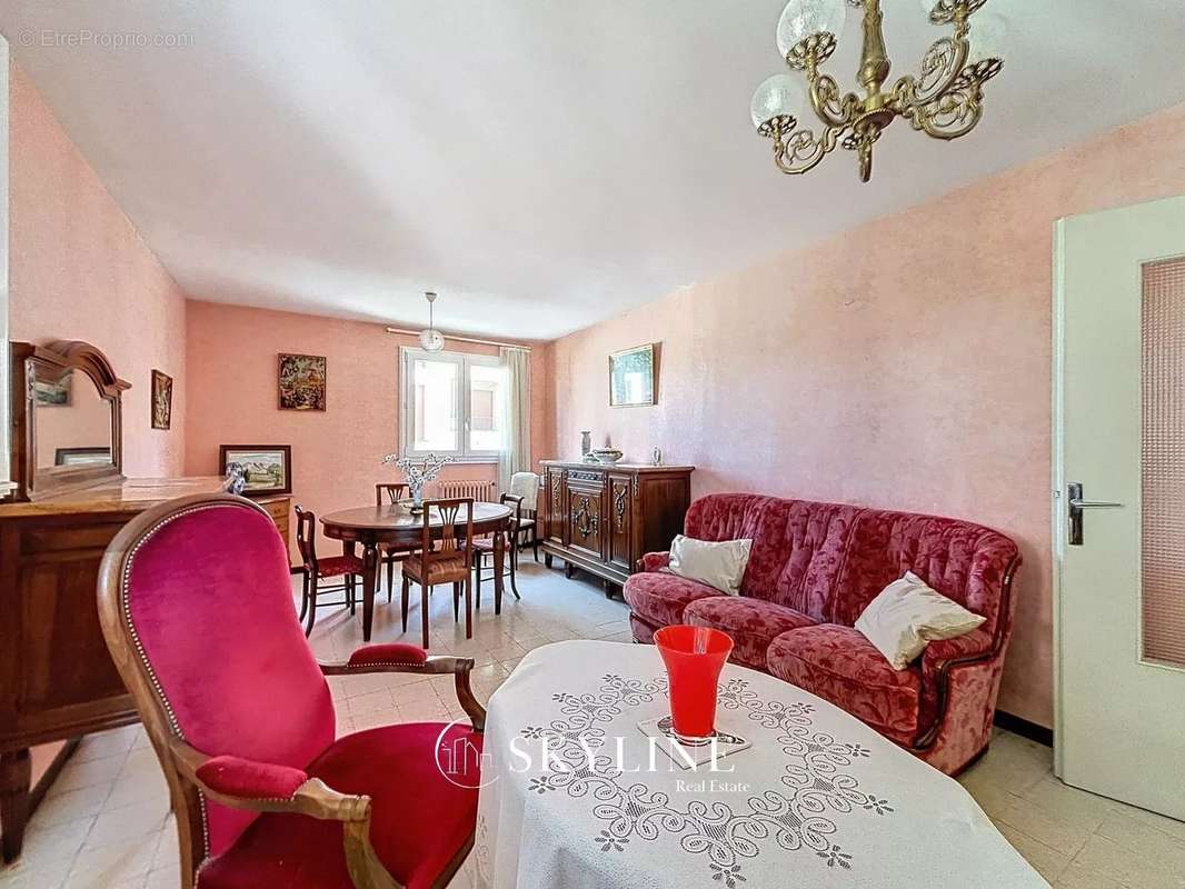 Appartement à MARSEILLE-5E