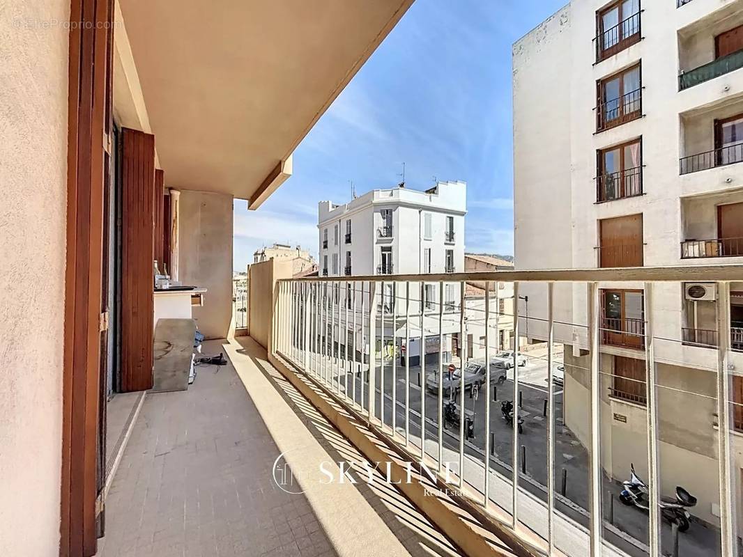 Appartement à MARSEILLE-5E