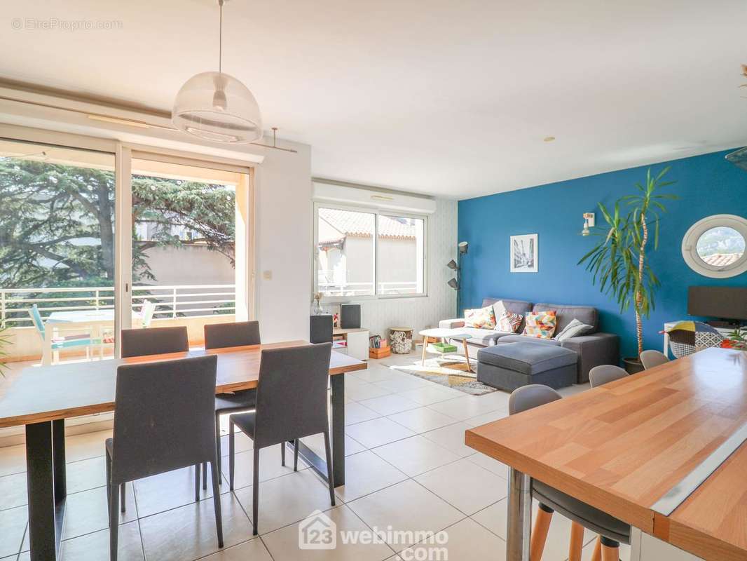 Appartement à MARSEILLE-9E