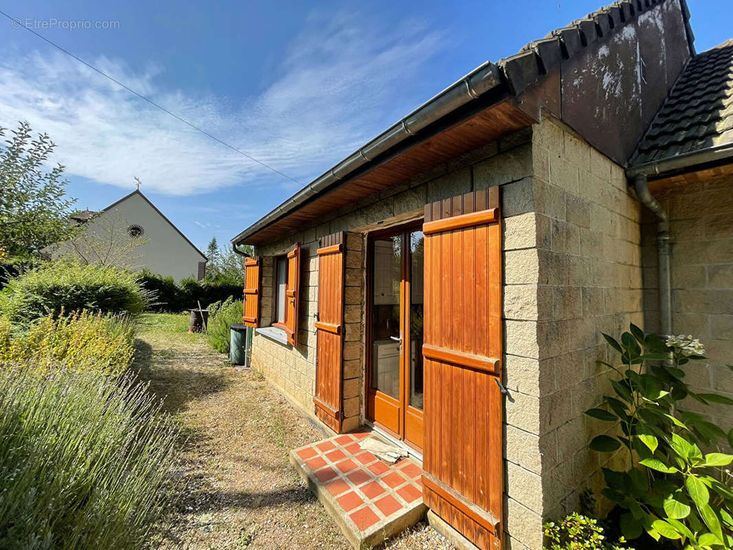 Maison à MEZILLES