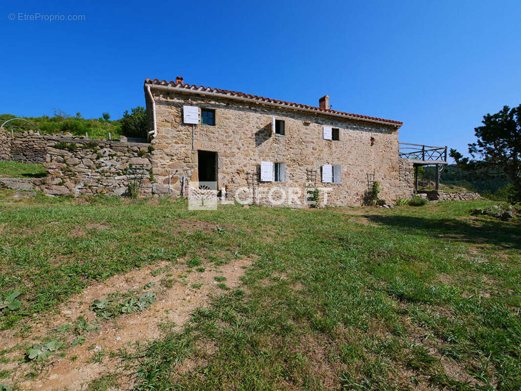 Maison à MONTFERRER