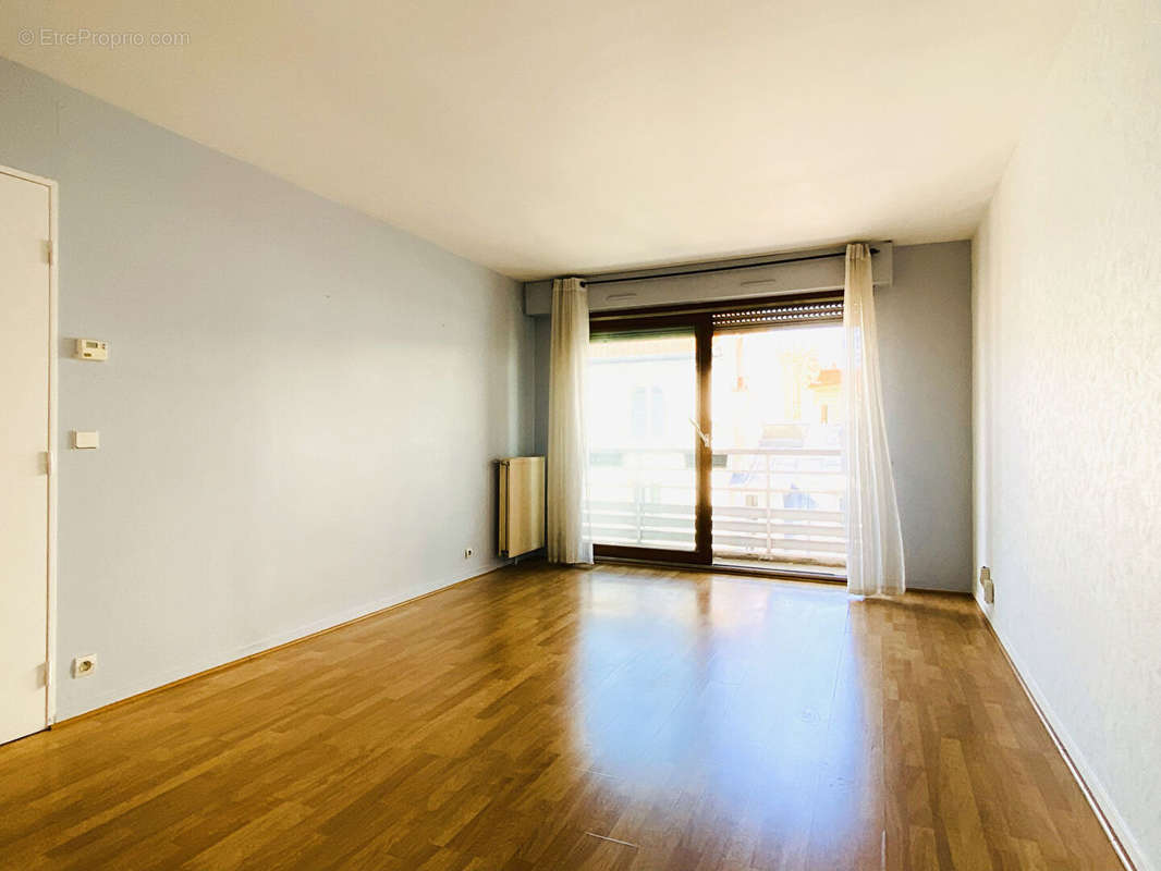 Appartement à PARIS-20E