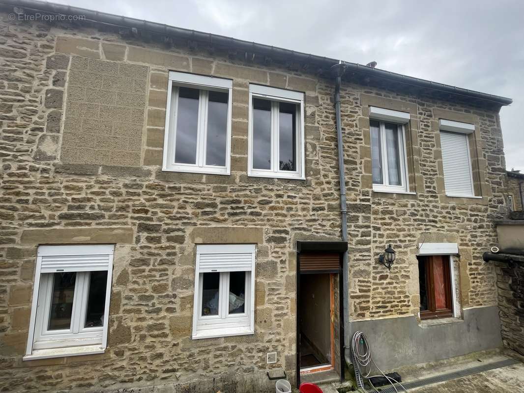 Maison à DONCHERY