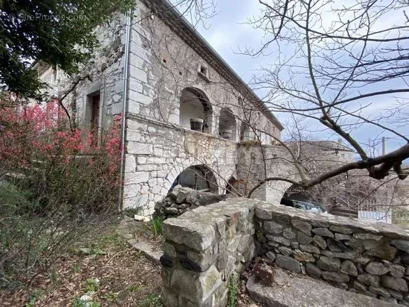 Maison à LAVILLEDIEU