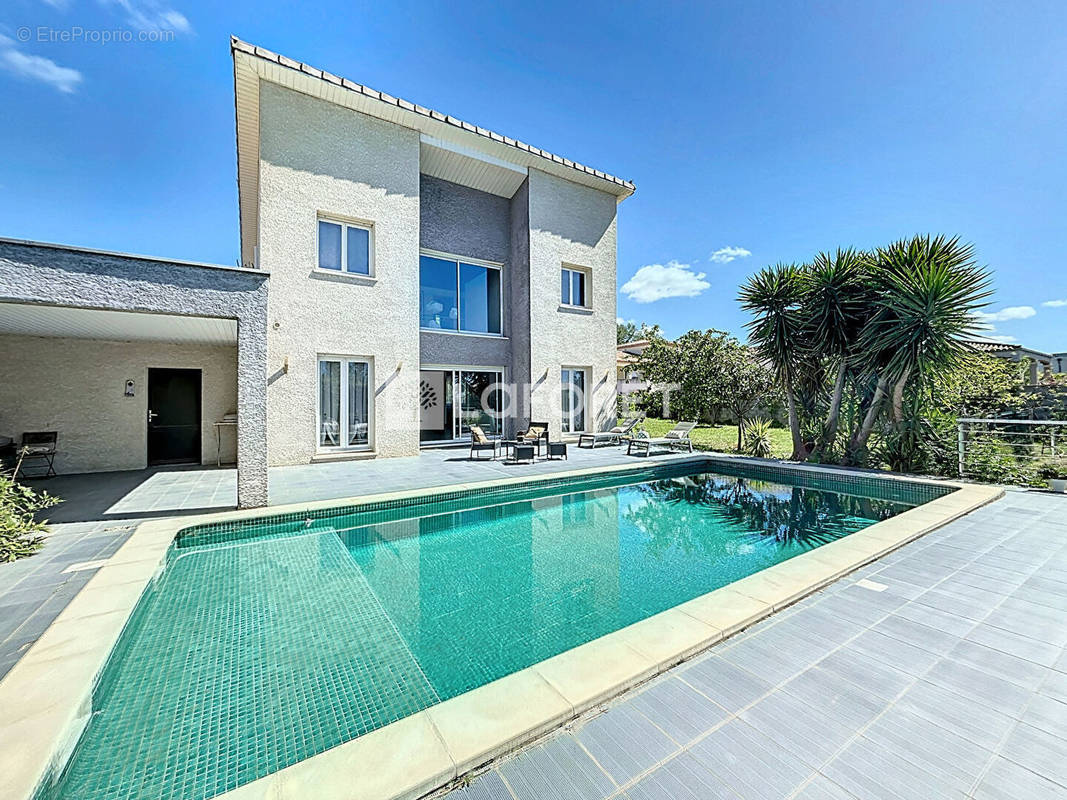 Maison à VILLENEUVE-LES-BEZIERS