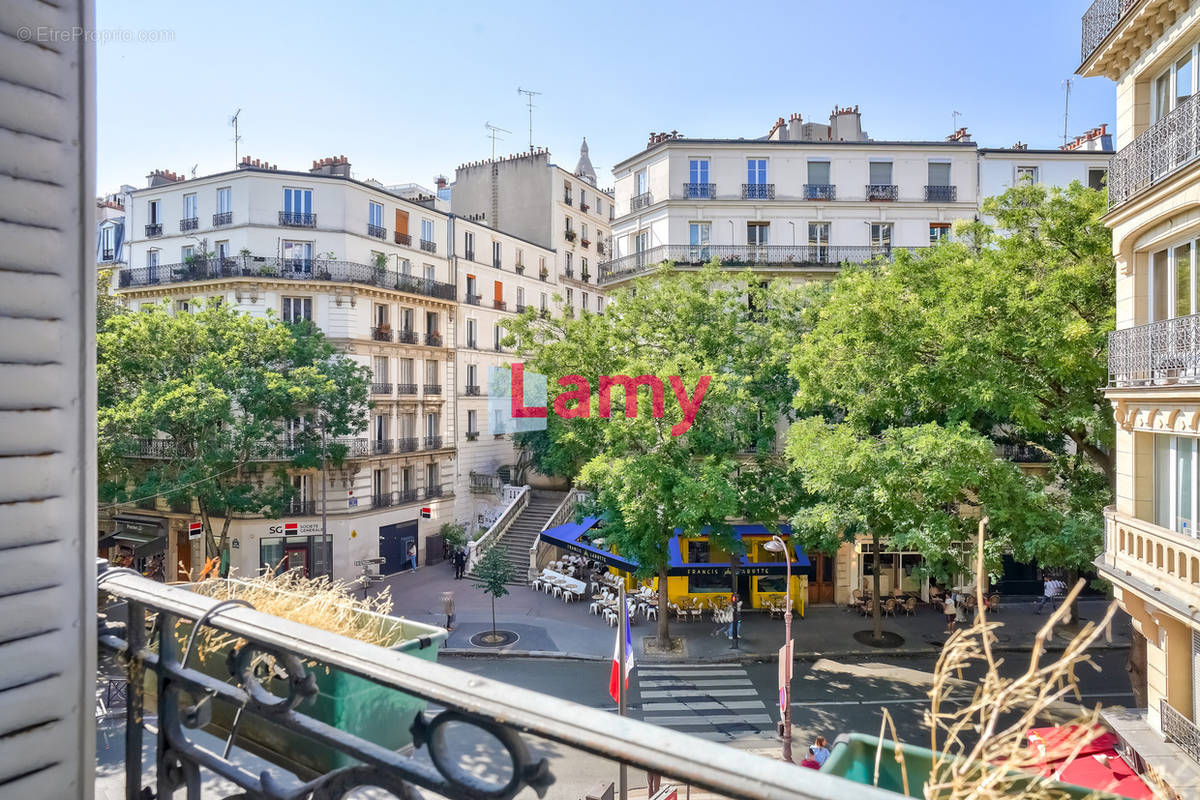 Appartement à PARIS-18E