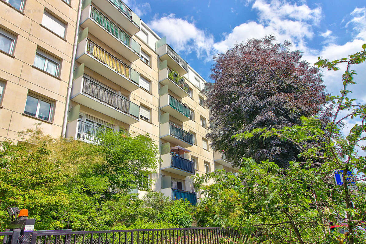 Appartement à COURBEVOIE