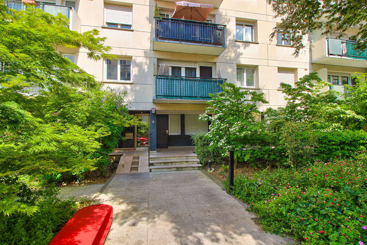 Appartement à COURBEVOIE