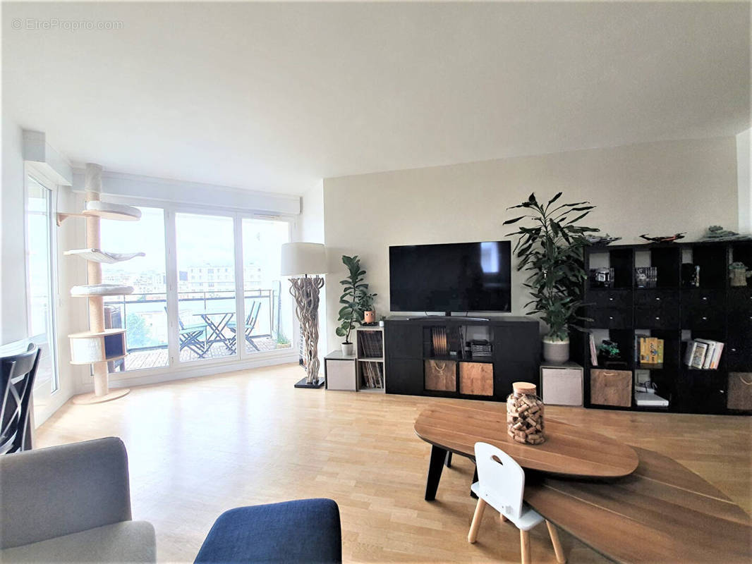 Appartement à COURBEVOIE