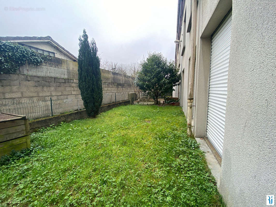 Appartement à SAINT-ETIENNE-DU-ROUVRAY