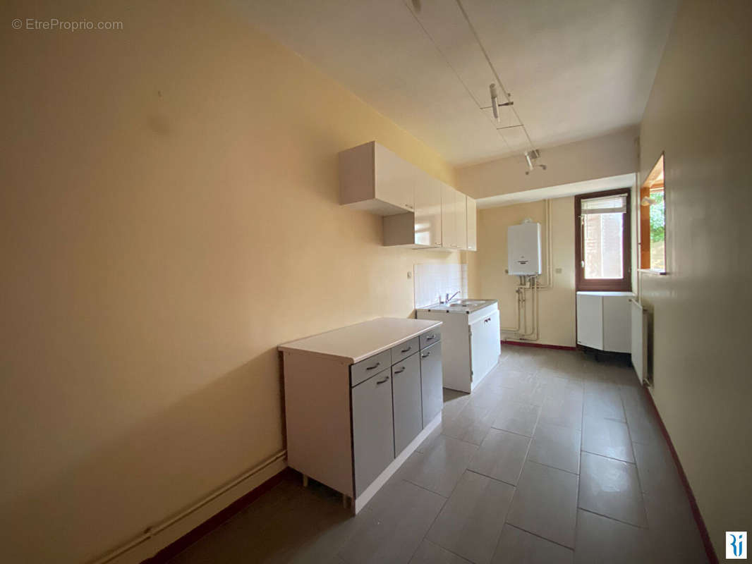 Appartement à SAINT-ETIENNE-DU-ROUVRAY