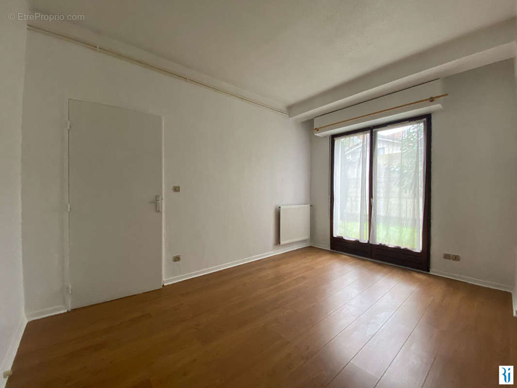 Appartement à SAINT-ETIENNE-DU-ROUVRAY