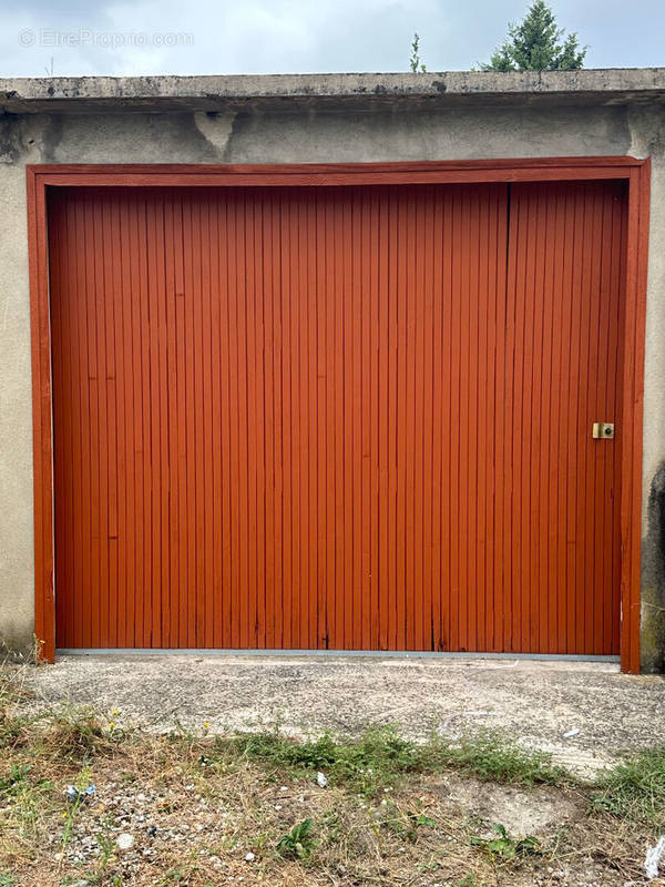 Parking à ROMANS-SUR-ISERE