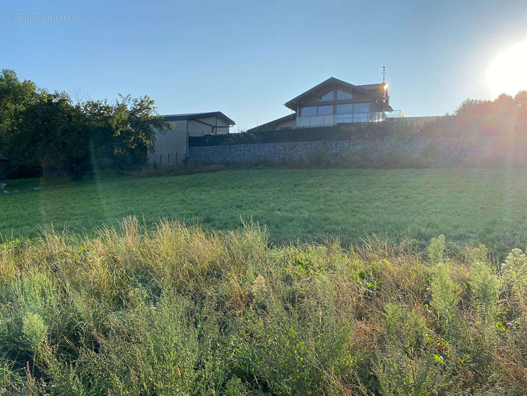 Terrain à LYAUD