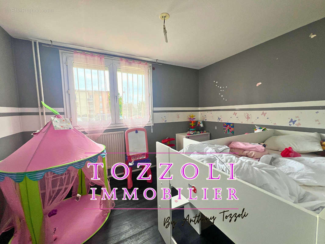 Appartement à MEYZIEU