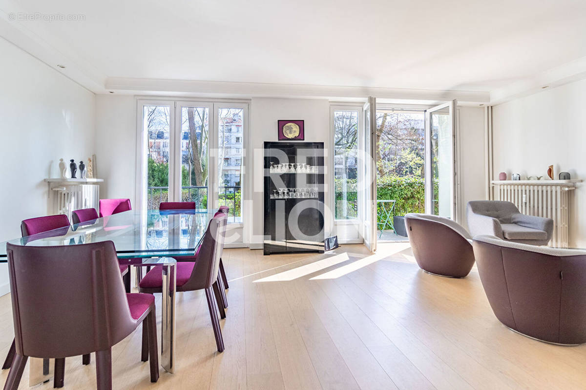 Appartement à NEUILLY-SUR-SEINE