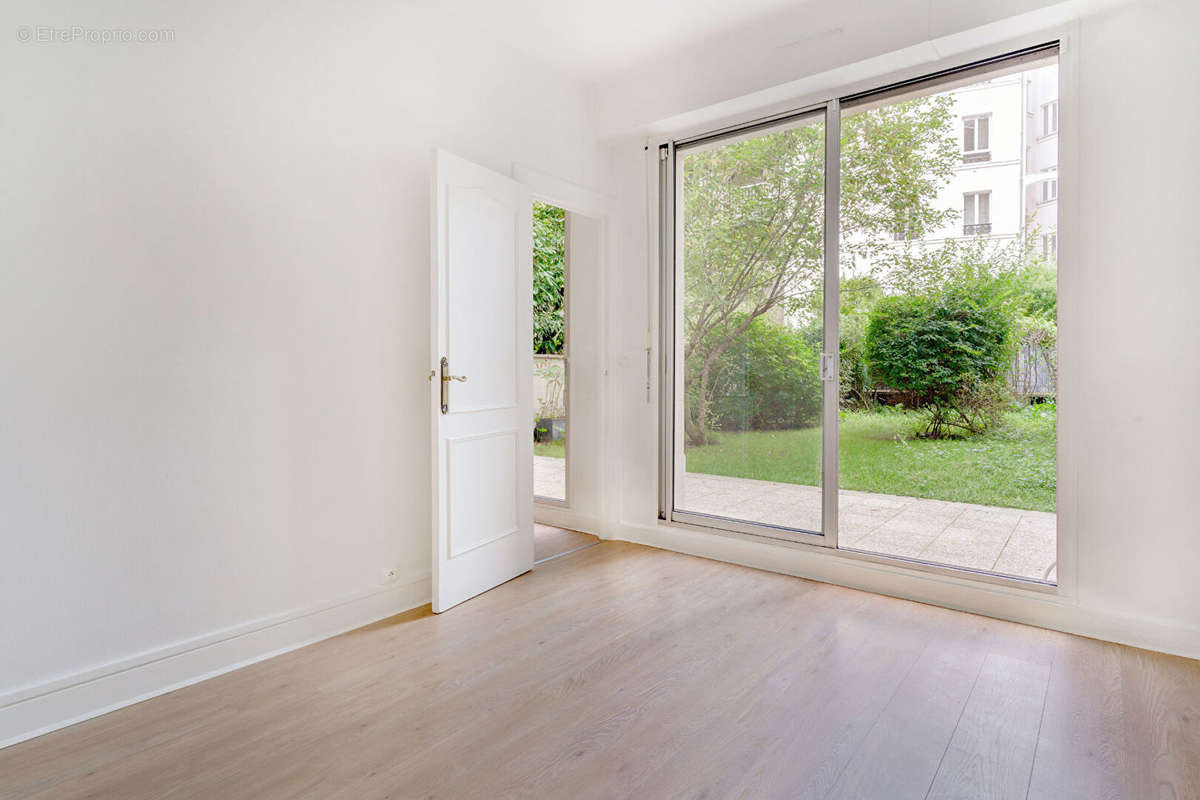 Appartement à NEUILLY-SUR-SEINE