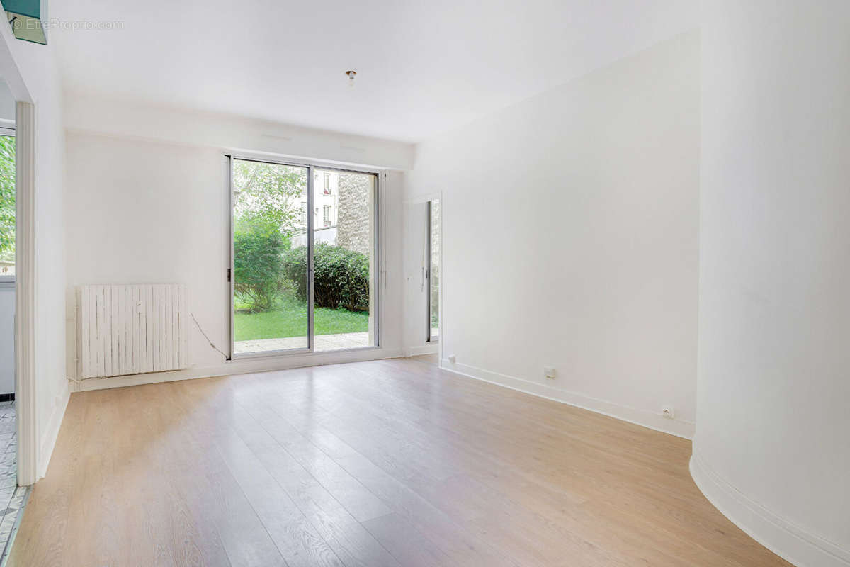 Appartement à NEUILLY-SUR-SEINE