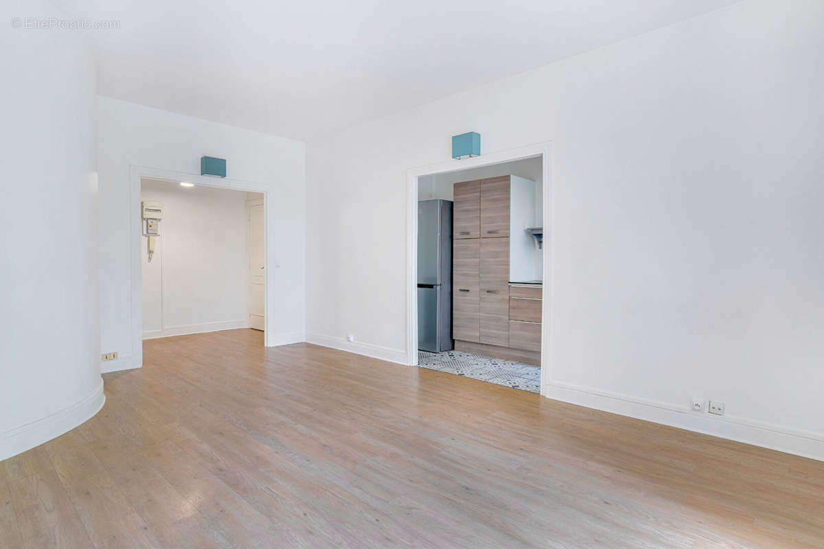 Appartement à NEUILLY-SUR-SEINE