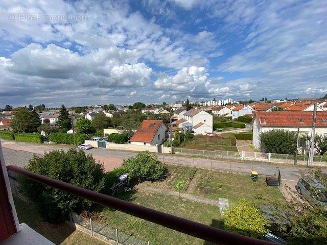 Appartement à VARENNES-VAUZELLES