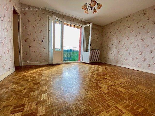 Appartement à VARENNES-VAUZELLES