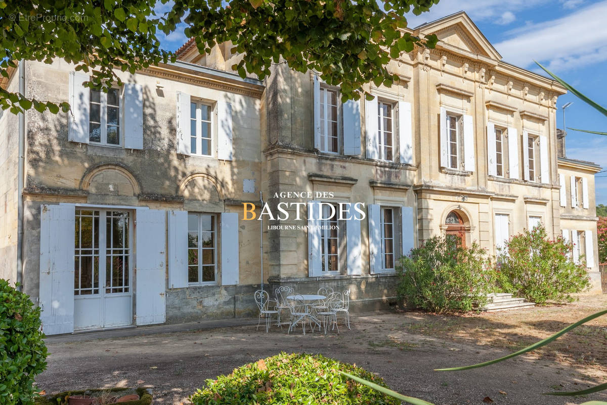 Façade - Maison à SAINT-EMILION