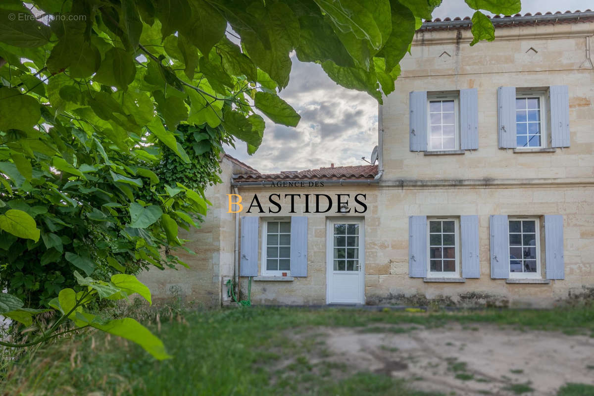 Maison à SAINT-EMILION