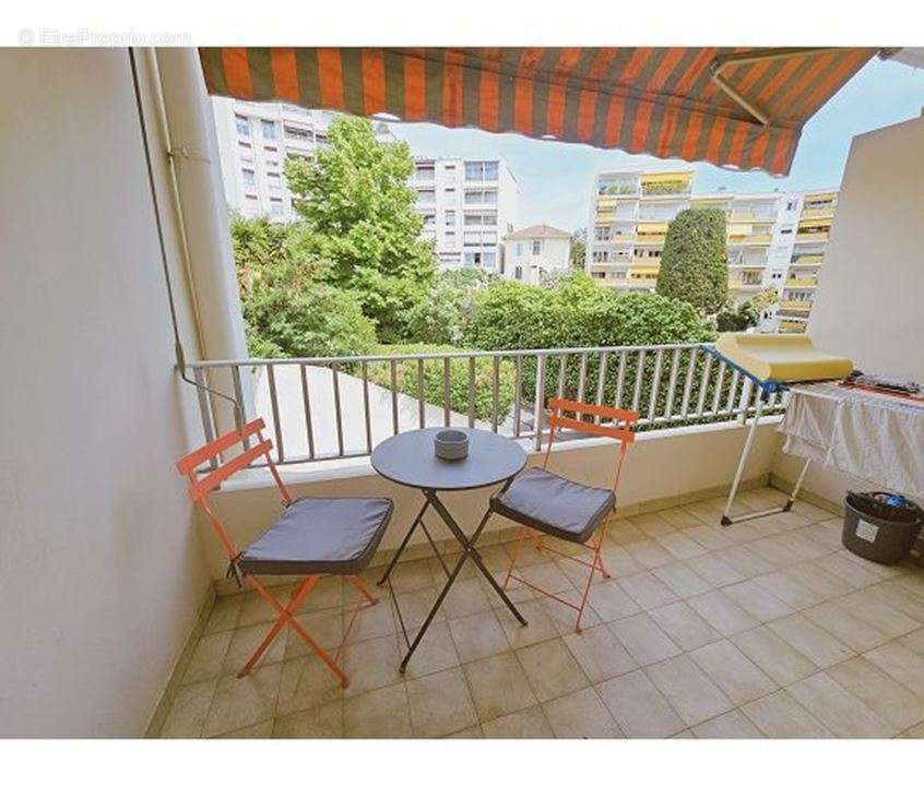 Appartement à LE CANNET