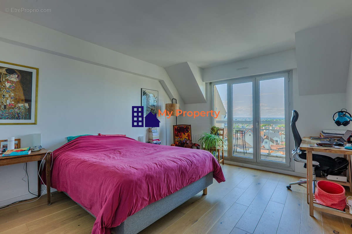 Appartement à HOUILLES