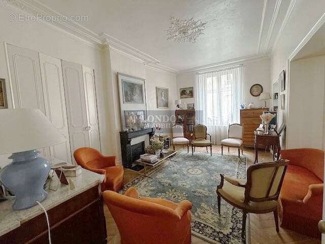 Appartement à VERSAILLES