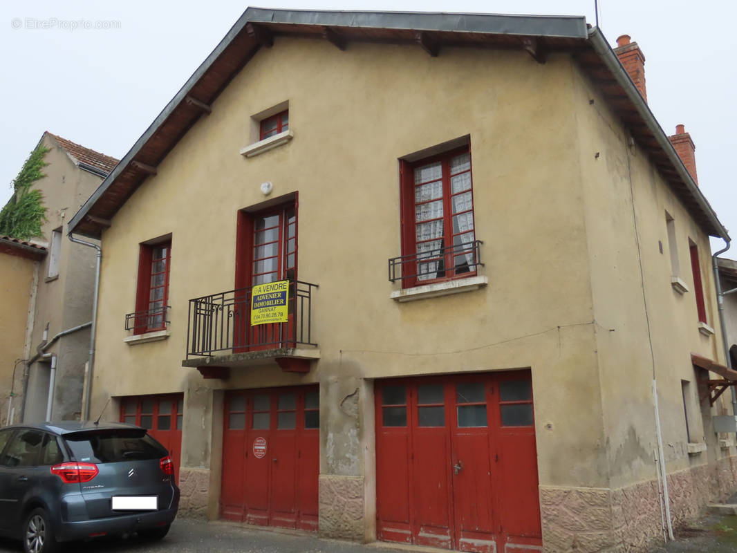 Maison à EBREUIL