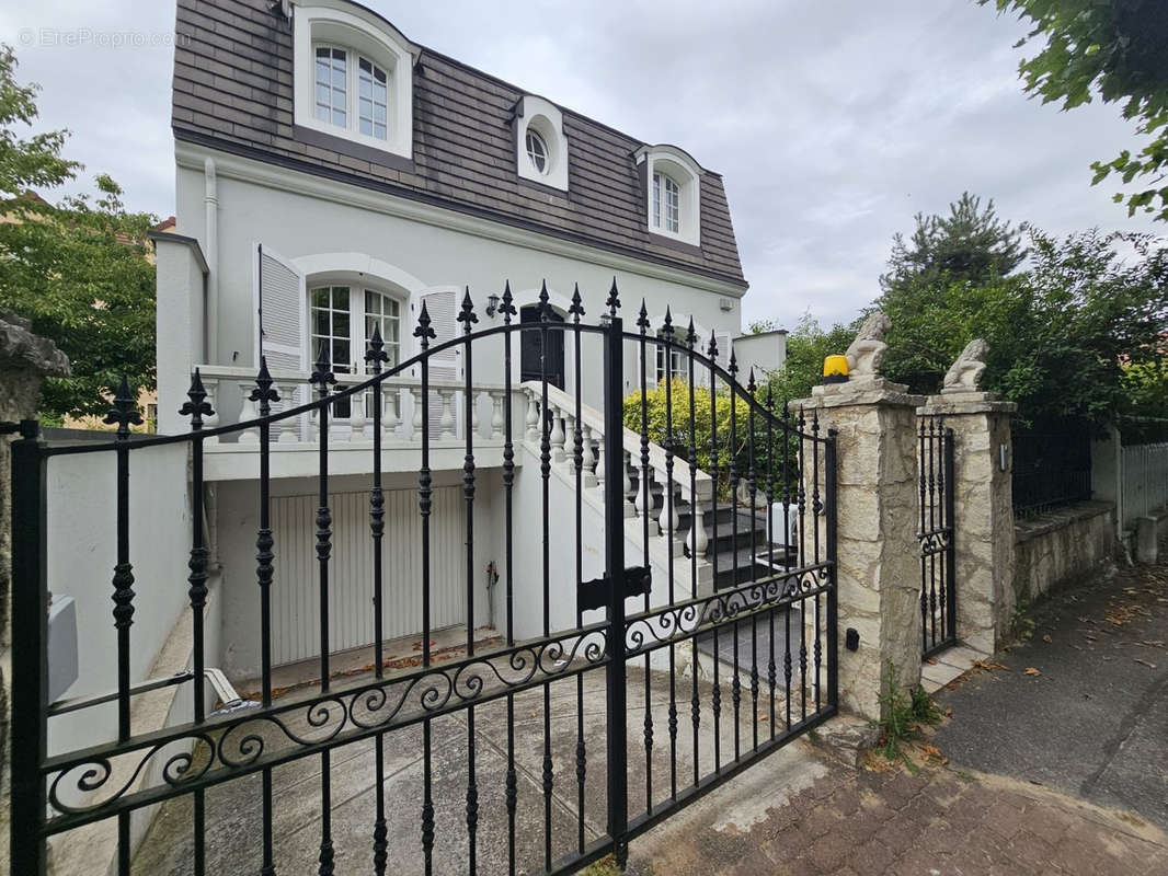 Maison à CHAMPIGNY-SUR-MARNE