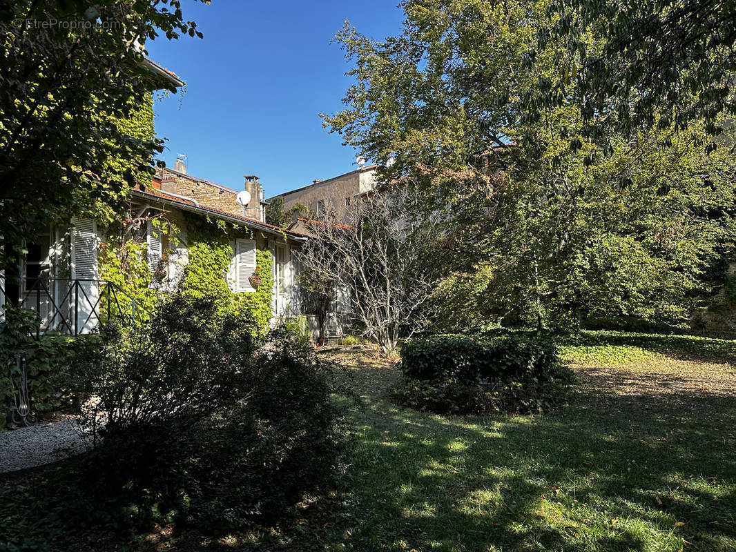 Maison à NEUVILLE-SUR-SAONE